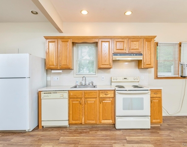 4 Brooktree Court - Photo Thumbnail 9