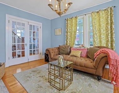21 Anderson Avenue - Photo Thumbnail 8
