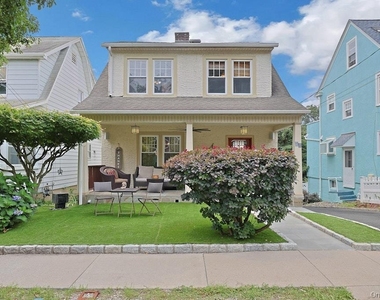 21 Anderson Avenue - Photo Thumbnail 1