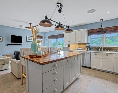 21 Anderson Avenue - Photo Thumbnail 13