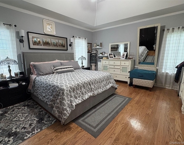 267 Dante Avenue - Photo Thumbnail 15