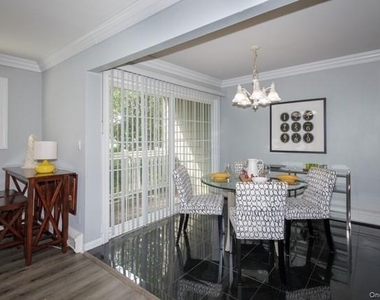 231 Lakeland Avenue - Photo Thumbnail 3