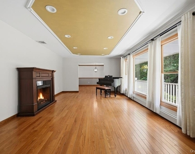 20 Williamsburg Drive - Photo Thumbnail 6