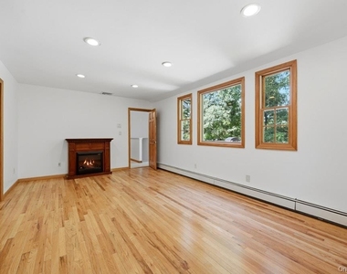 20 Williamsburg Drive - Photo Thumbnail 18