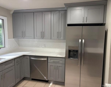 185 Pinewood Road - Photo Thumbnail 17