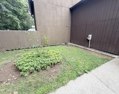 44 Thimbleberry Road - Photo Thumbnail 5