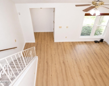 44 Thimbleberry Road - Photo Thumbnail 15