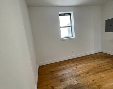 1020 Park Place - Photo Thumbnail 4