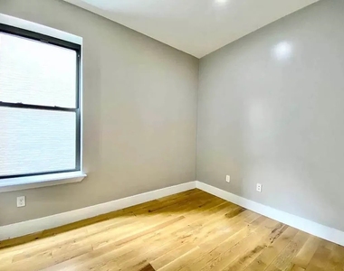 1020 Park Place - Photo Thumbnail 6