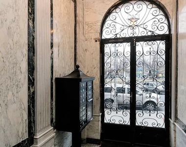 1020 Park Place - Photo Thumbnail 7