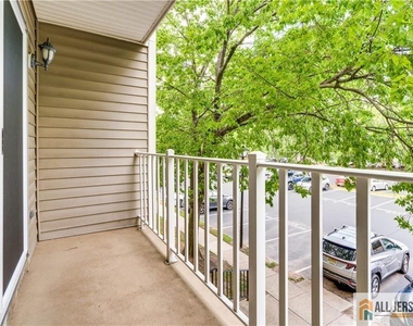 35 Brighton Way - Photo Thumbnail 9