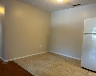 614 Aspen Drive - Photo Thumbnail 3