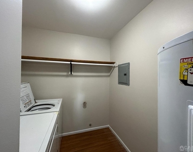 614 Aspen Drive - Photo Thumbnail 13