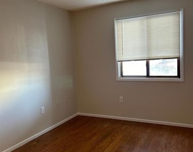 614 Aspen Drive - Photo Thumbnail 7