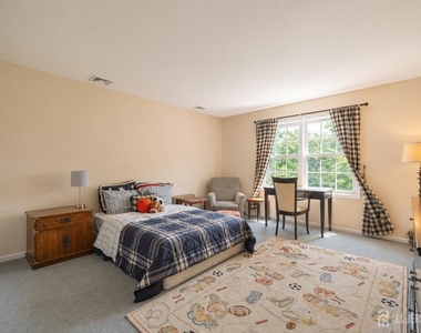 812 Columbus Avenue - Photo Thumbnail 20