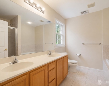 812 Columbus Avenue - Photo Thumbnail 22