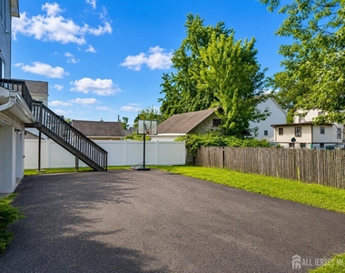 812 Columbus Avenue - Photo Thumbnail 5