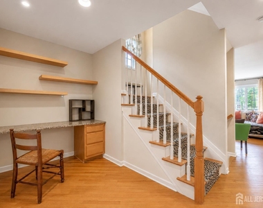 812 Columbus Avenue - Photo Thumbnail 31