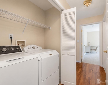 812 Columbus Avenue - Photo Thumbnail 32