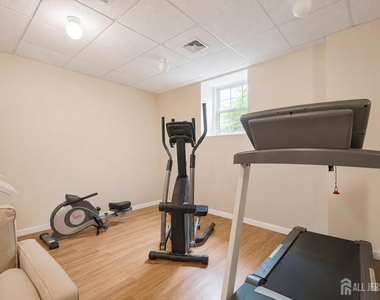 812 Columbus Avenue - Photo Thumbnail 29