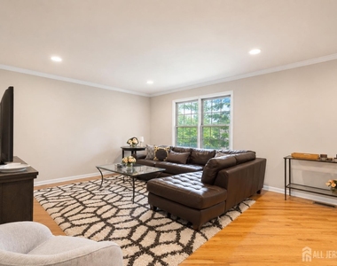 812 Columbus Avenue - Photo Thumbnail 34