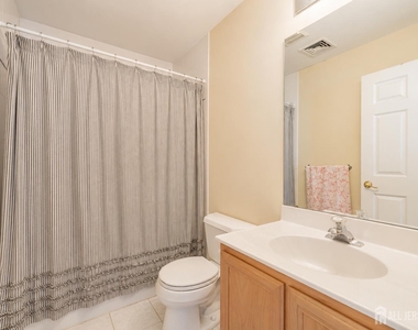 812 Columbus Avenue - Photo Thumbnail 18