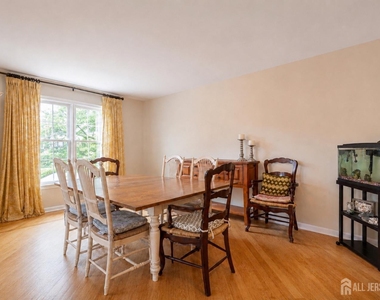 812 Columbus Avenue - Photo Thumbnail 12