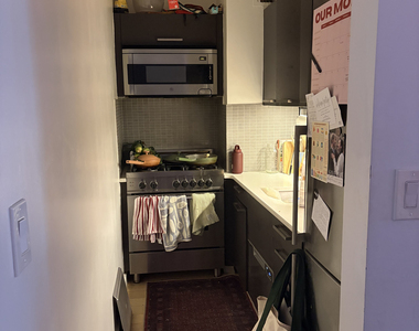 222 East 39th Street - Photo Thumbnail 14