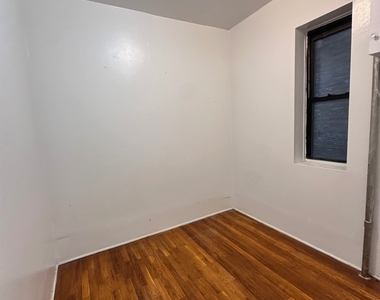 435 East 46th Street - Photo Thumbnail 2