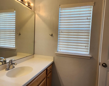 1716 Forest Lake Circle - Photo Thumbnail 12