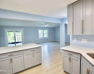 3542 Sheldrake Drive - Photo Thumbnail 8