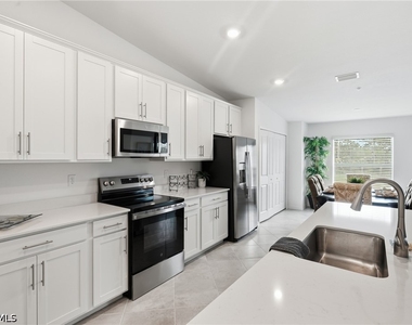 15155 Bluffton Lane - Photo Thumbnail 4