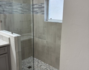 16126 Kelly Woods Drive - Photo Thumbnail 7