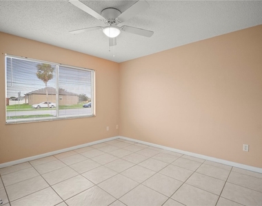 4406 Santa Barbara Boulevard - Photo Thumbnail 10