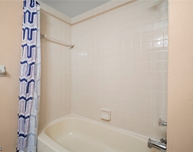 4406 Santa Barbara Boulevard - Photo Thumbnail 17