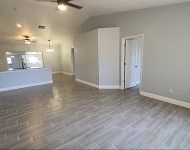 4700 21st Street Sw - Photo Thumbnail 2