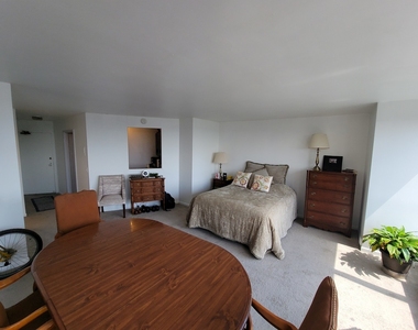 5415 N Sheridan Road - Photo Thumbnail 4