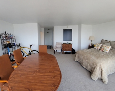 5415 N Sheridan Road - Photo Thumbnail 2