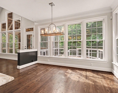 6121 Carlyle Drive - Photo Thumbnail 8