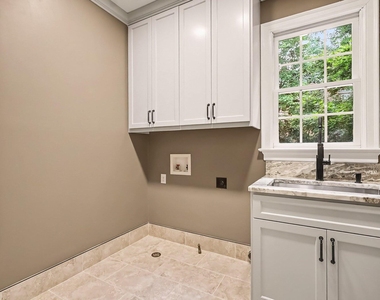 6121 Carlyle Drive - Photo Thumbnail 17