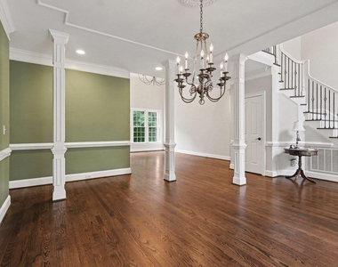 6121 Carlyle Drive - Photo Thumbnail 12