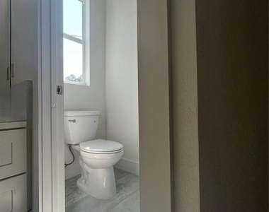 1133 Leader Street - Photo Thumbnail 10