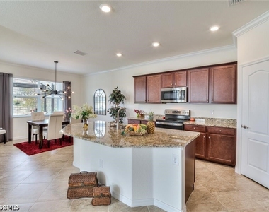 10399 Prato Drive - Photo Thumbnail 4