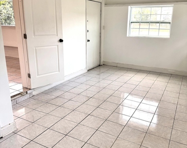 2856 Beachwood Boulevard - Photo Thumbnail 6