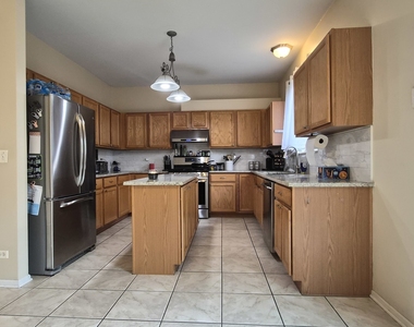 2337 Hudson Circle - Photo Thumbnail 11