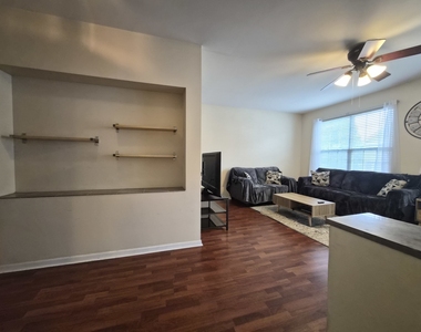 2337 Hudson Circle - Photo Thumbnail 7