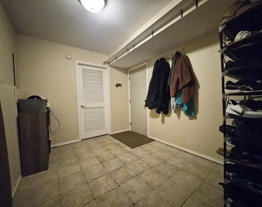 2337 Hudson Circle - Photo Thumbnail 25