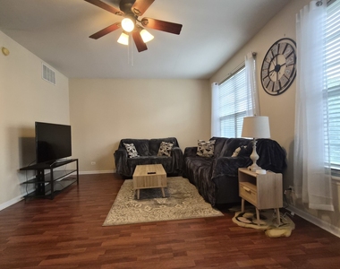 2337 Hudson Circle - Photo Thumbnail 5
