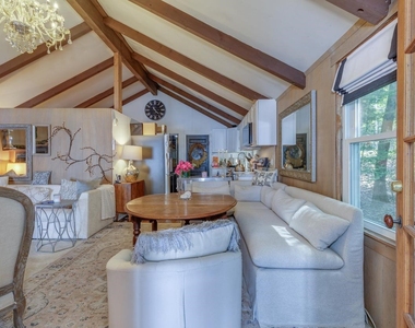 8 Frost - Photo Thumbnail 17