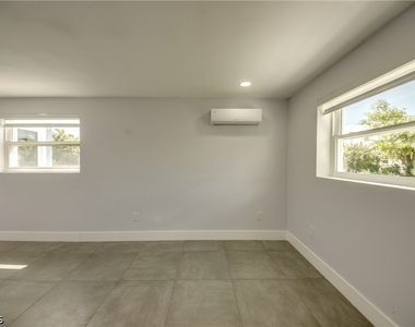 4312 S Pacific Circle - Photo Thumbnail 25